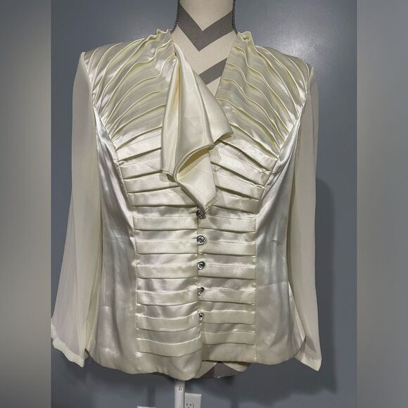 Elegant blouse - Picture 1 of 8